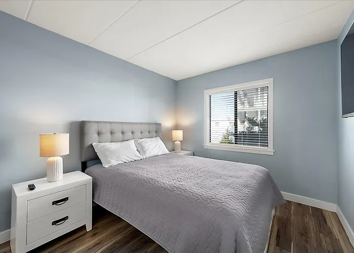 Newly Renovated Second Floor Walk Up 3 Bedroom 2 Bath Located In The Oceanblock Of Ocmd! *