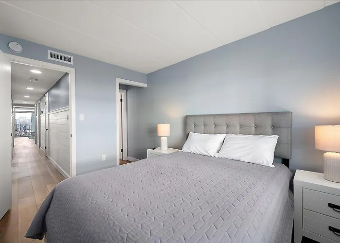 Holiday home Newly Renovated Second Floor Walk Up 3 Bedroom 2 Bath Located In The Oceanblock Of Ocmd!