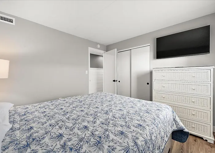 Newly Renovated Second Floor Walk Up 3 Bedroom 2 Bath Located In The Oceanblock Of Ocmd! * Ocean City