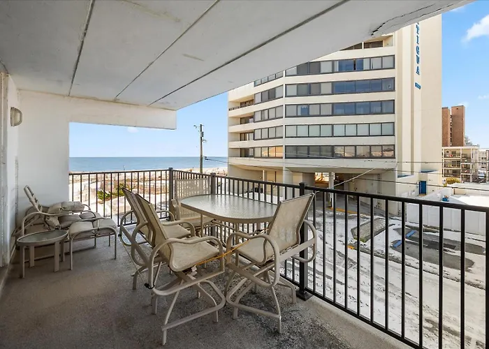 Newly Renovated Second Floor Walk Up 3 Bedroom 2 Bath Located In The Oceanblock Of Ocmd! Holiday home *
